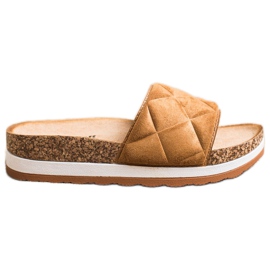 Comer Zapatillas cómodas en la plataforma marrón