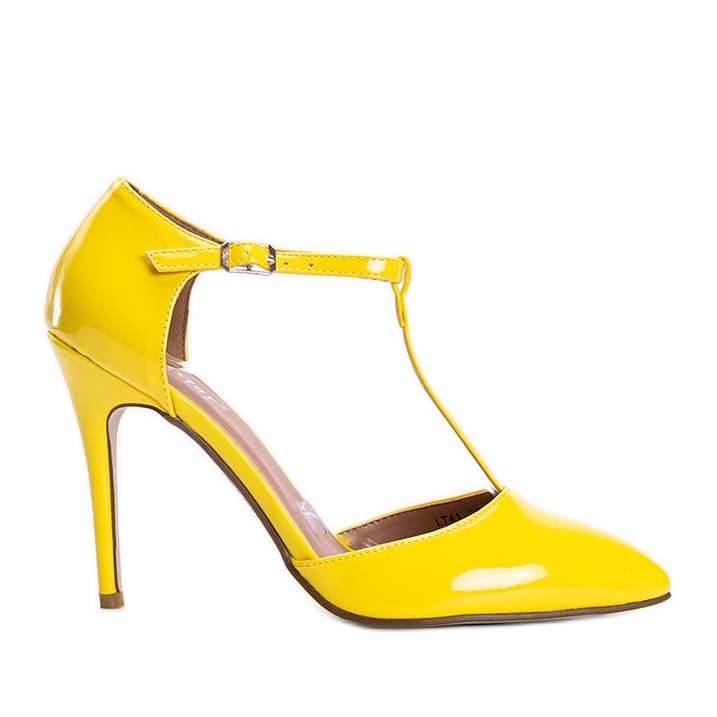 Zapatos de salón amarillos en un tacón estilo Street