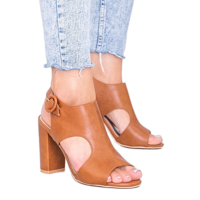 Sandalias marrones en el poste de Gally marrón Sandalias marrones en el poste de Gally marrón