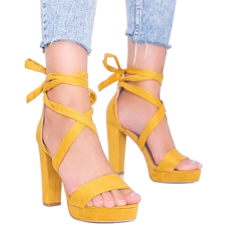 Sandalias mostaza con cordones de Ginny amarillo Sandalias mostaza con cordones de Ginny amarillo