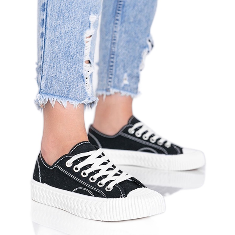 Zapatillas de mujer negras sobre suela gruesa Nolita negro