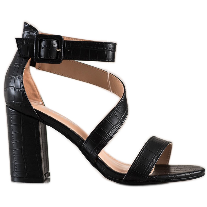 Renda Sandalias en una barra con cuero ecológico negro Renda Sandalias en una barra con cuero ecológico negro