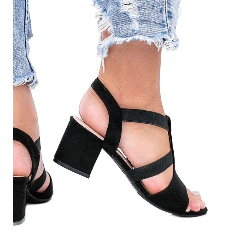 Sandalias negras en un poste bajo Forte negro