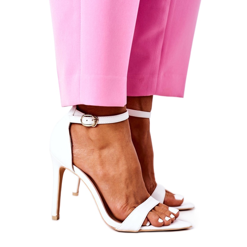 Sandalias Elegantes En Un Tacón Alto Lu Boo Blanco Sandalias Elegantes En Un Tacón Alto Lu Boo Blanco