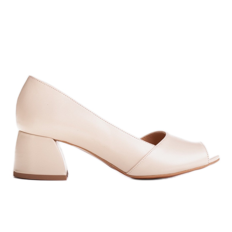 Marco Shoes Bombas con un lado abierto blanco
