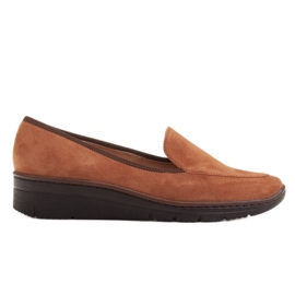 Radoskór Zapatos cómodos de cuña baja para un pie más ancho marrón