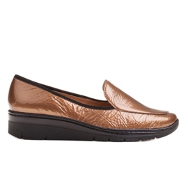 Radoskór Mocasines cómodos de corte bajo en una cuña baja para un pie más ancho dorado Radoskór Mocasines cómodos de corte bajo en una cuña baja para un pie más ancho dorado