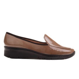 Radoskór Zapatos cómodos de cuña baja para un pie más ancho marrón