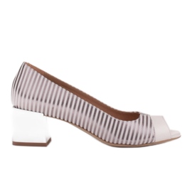 Marco Shoes Salón de mujer con rayas metálicas con frente abierto blanco plata