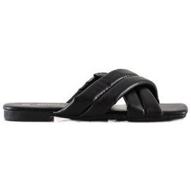 Mannika Zapatillas cómodas de piel ecológica negro