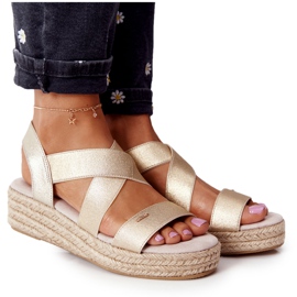 Sandalias de cuña con canalé Big Star HH274414 Dorado