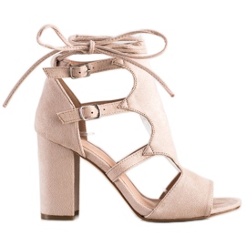 Bestelle Sandalias cerradas con una encuadernación beige
