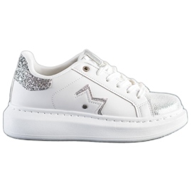 SHELOVET Zapatillas con estilo en la plataforma blanco