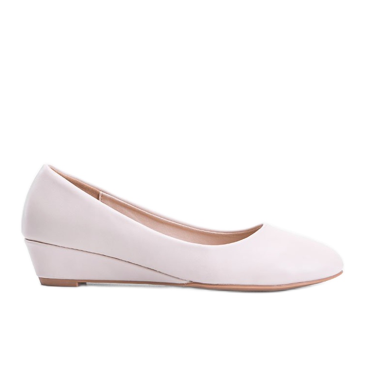 Bombas beige en el tacón de cuña baja Adiess
