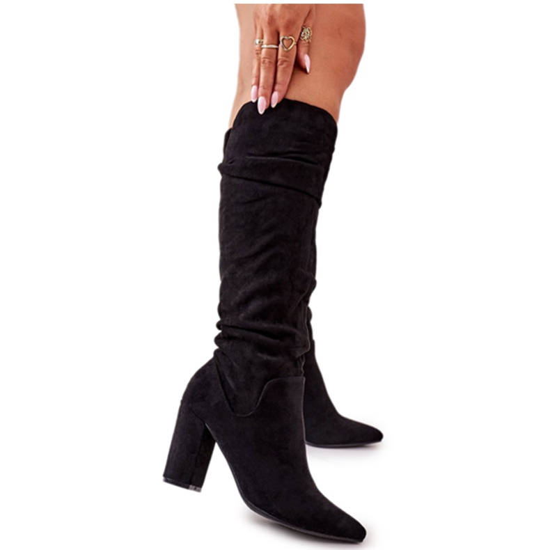 Impresionantes botas de ante en negro Spitz