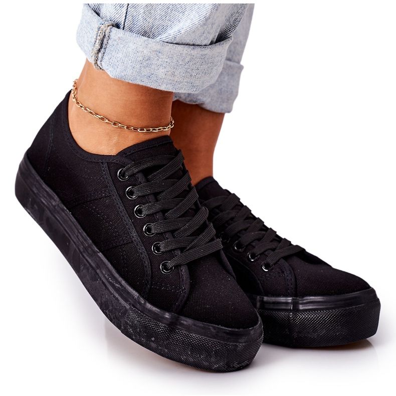 PW1 Zapatillas de mujer en el monopatín negro