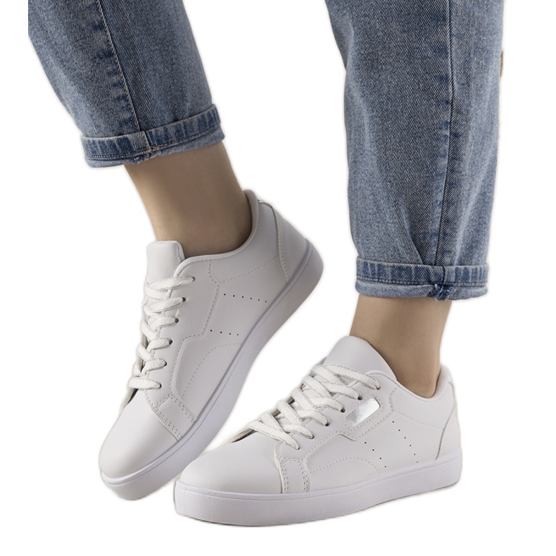 Zapatillas blancas y plateadas de Boomshom blanco