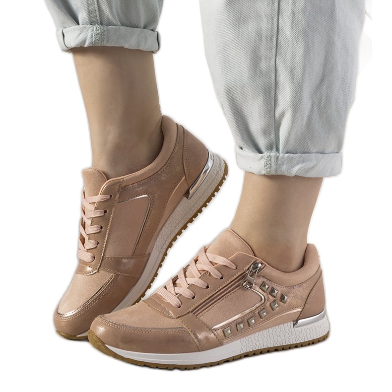 Zapatillas deportivas rosas decoradas con tachuelas Daphne rosado