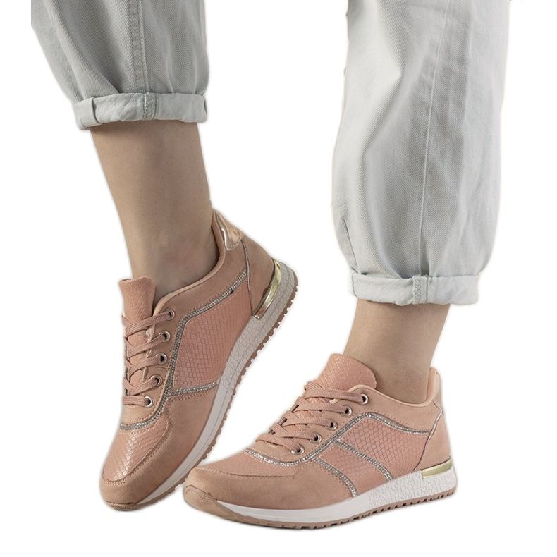 Zapatillas Ecoma rosa con estampado de piel de serpiente rosado