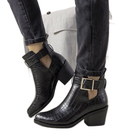 Botines negros con recortes Moderniso