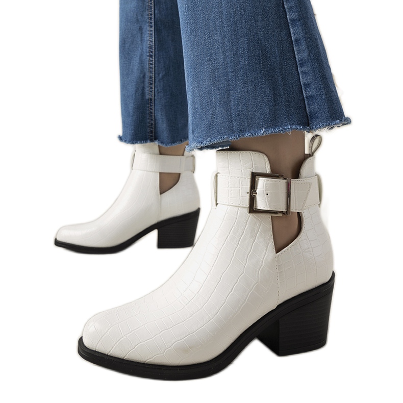Botines blancos con recortes Moderniso