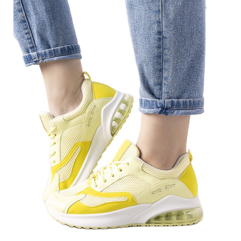 Deportivas Marcon amarillo pastel
