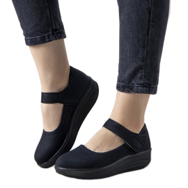 Zapatos negros con suela gruesa Lumen