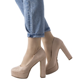 Tacones beige en la plataforma Aisha