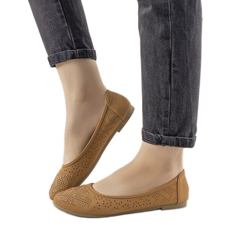 Bailarinas camel con estampado Andalia calado marrón