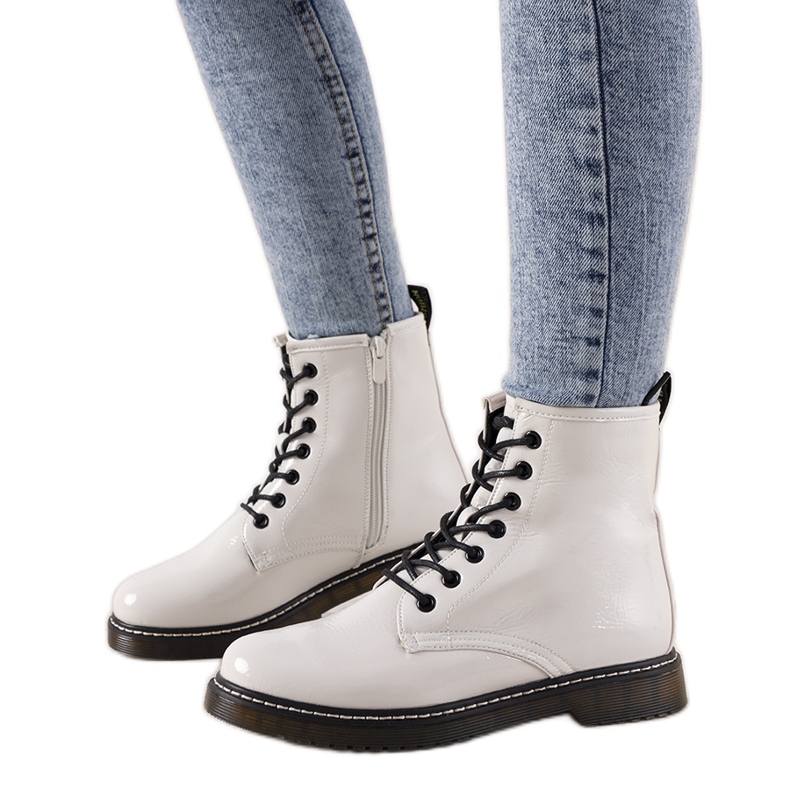 Botas de mujer Peve lacadas en blanco Botas de mujer Peve lacadas en blanco