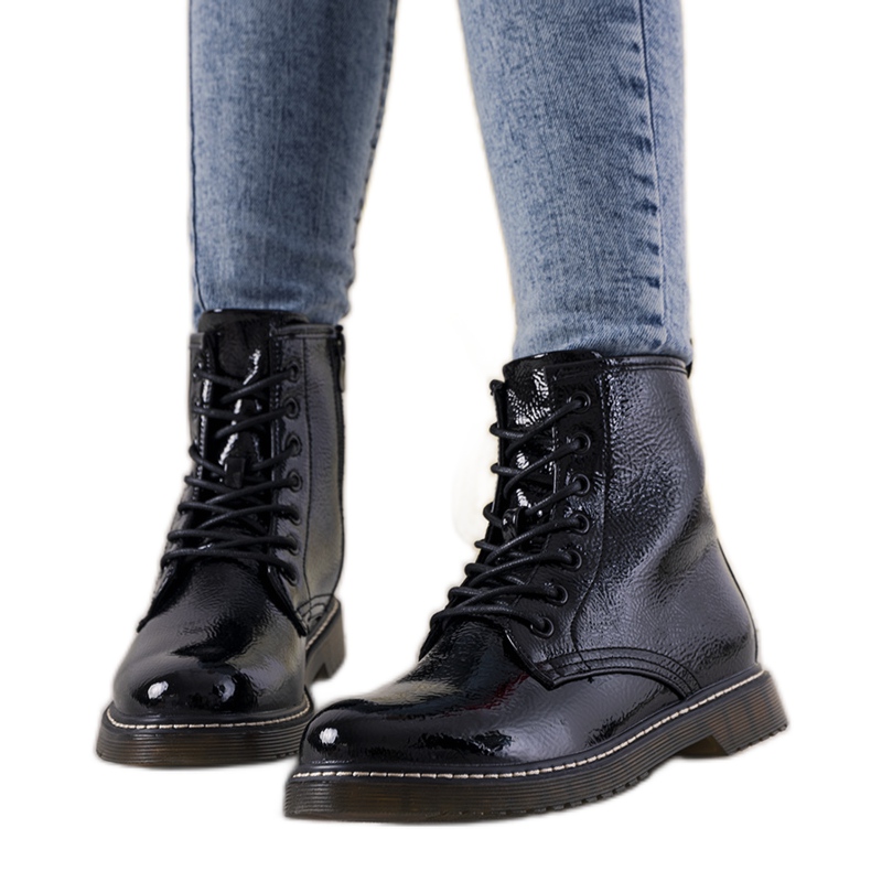 Botas Peve de mujer lacadas en negro