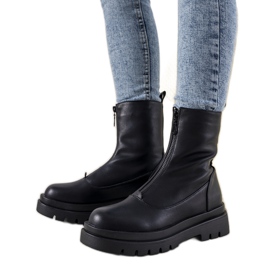 Botines negros con suela Cowber alta