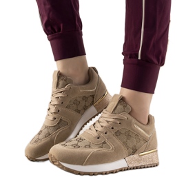 Deportivas beige con accesorios Moves dorados
