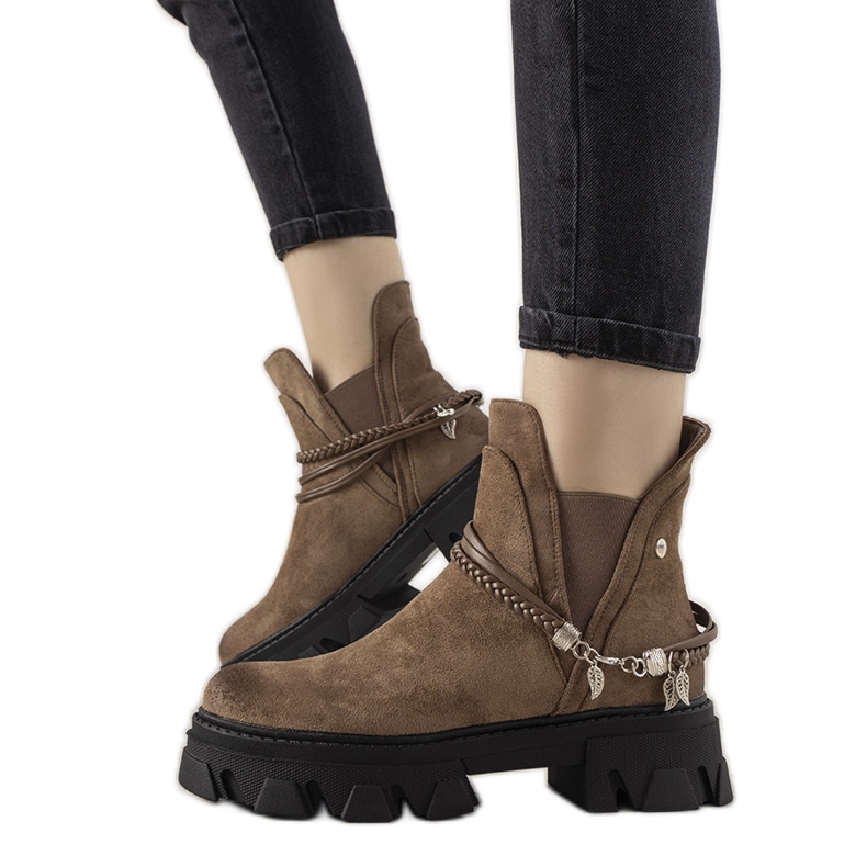Botas marrones con pulsera Fearless marrón