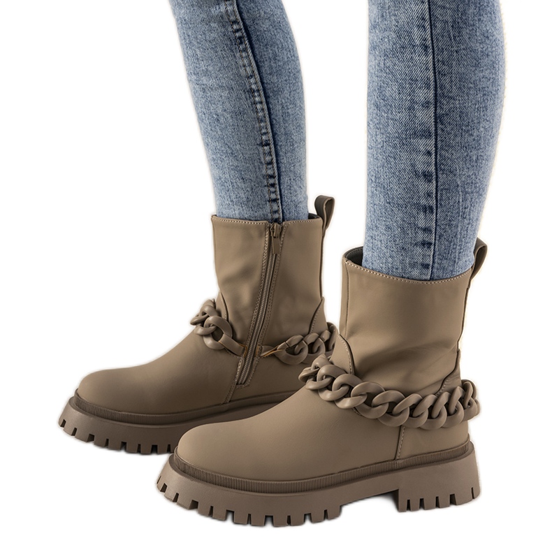 Botas beige con cadena Inspiration Botas beige con cadena Inspiration