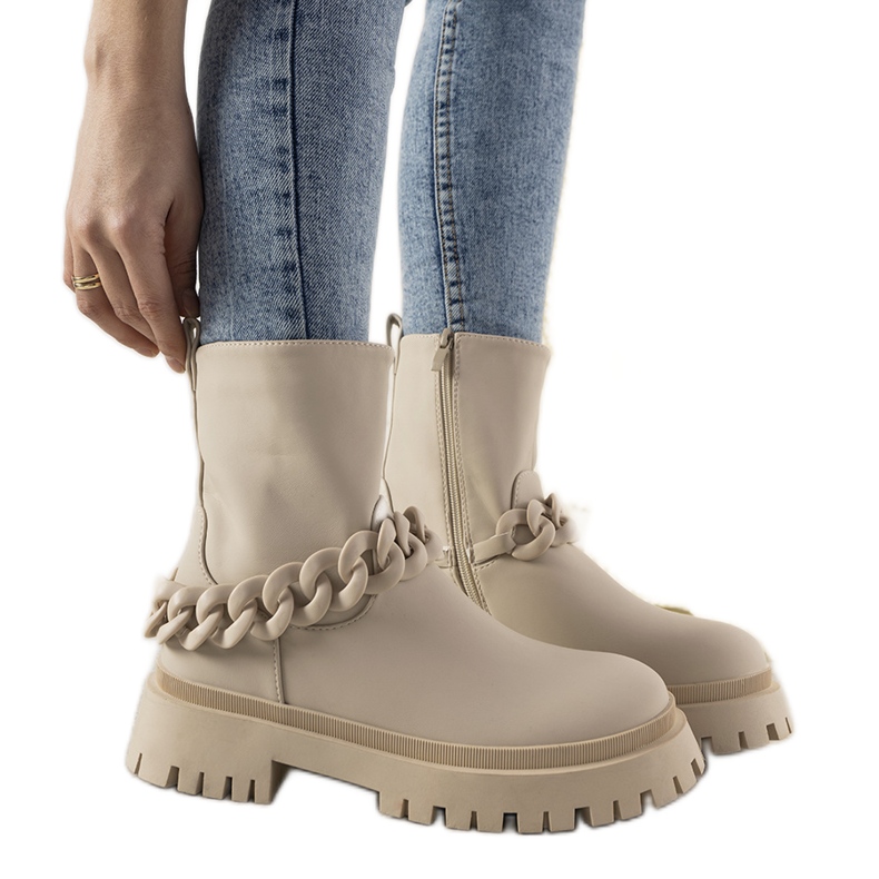 Botas color crema con Chain Inspiration beige Botas color crema con Chain Inspiration beige