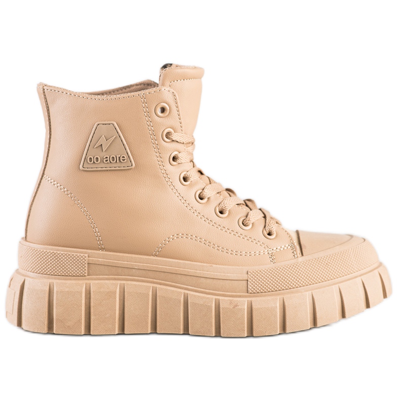 SHELOVET Zapatillas con cuero ecológico en la plataforma beige