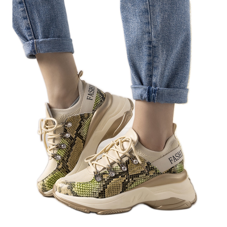 Zapatillas beige sobre suela alta Lissa