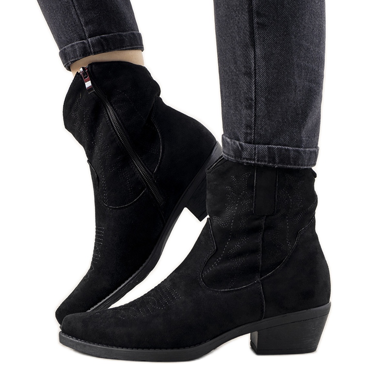 Botas de mujer negras con acento vaquero Tello Cruz negro
