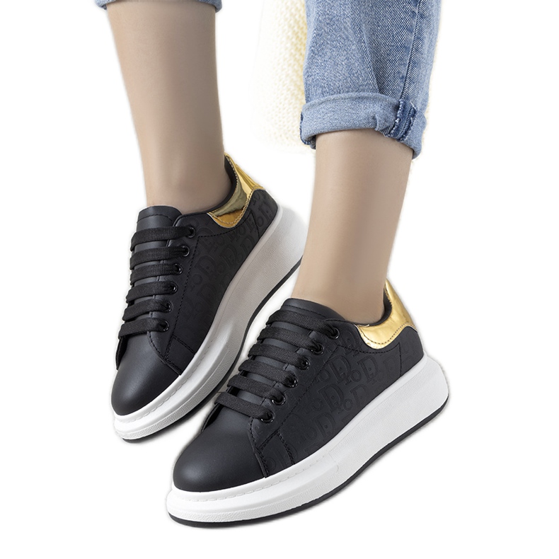 Zapatillas negras con patrones de moda Valeria negro Zapatillas negras con patrones de moda Valeria negro