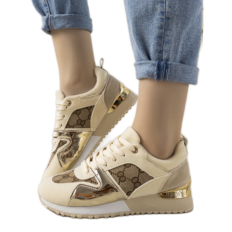 Zapatillas beis de mujer de Jovanna beige