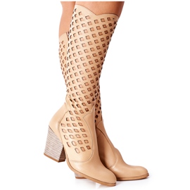 PA2 Botas de mujer beige con patrón calado Verben
