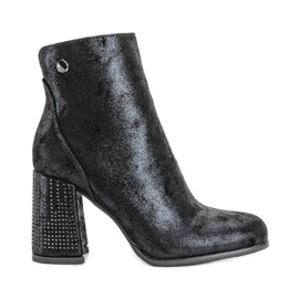 Botines negros en el poste Zodiac