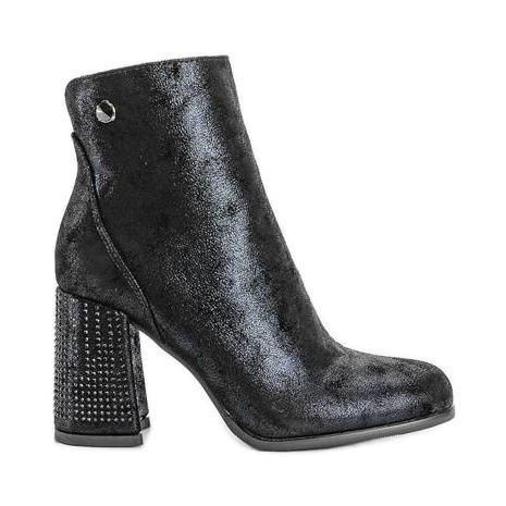 Botines negros en el poste Zodiac