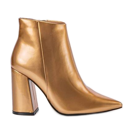 Botines dorados en el poste Stomp