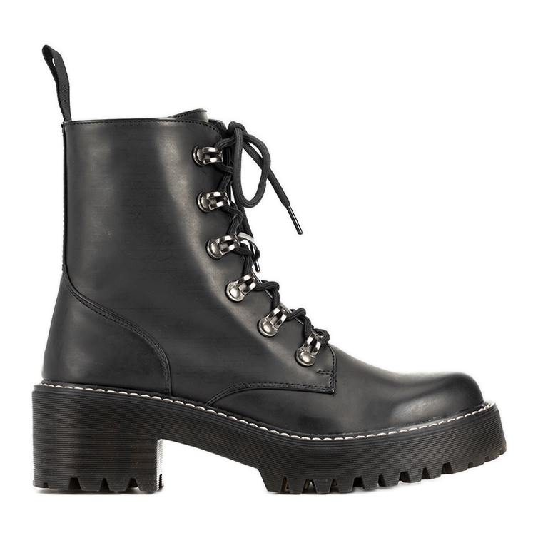 Zapatos negros de mujer de Amedee Zapatos negros de mujer de Amedee