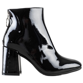 Lucky Shoes Botas lacadas en el poste negro