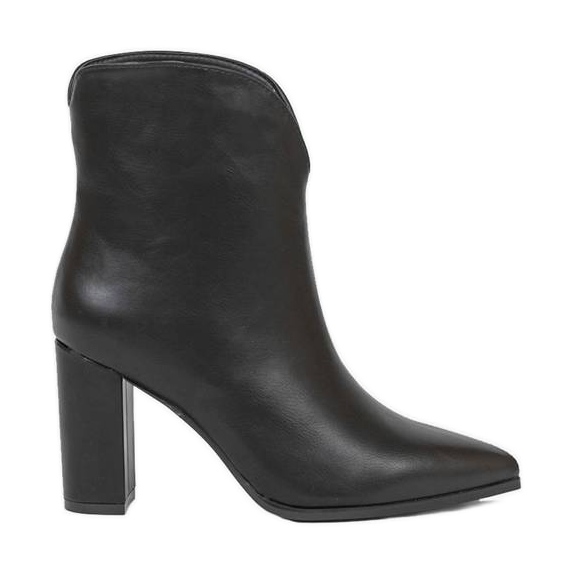 Botines negros clásicos en el poste de Melanie