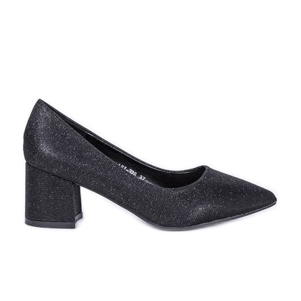 Bombas negras brillantes en el poste de Laita negro Bombas negras brillantes en el poste de Laita negro