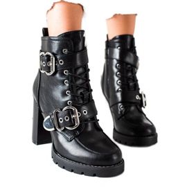 Erynn Botas negras en un poste alto negro Erynn Botas negras en un poste alto negro